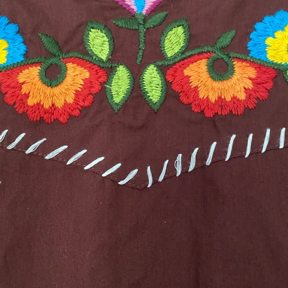 Ellie embroidered button down shirt. - Picture 4 of 4
